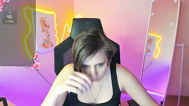 Scarlet_Sirenn's cam snapshot