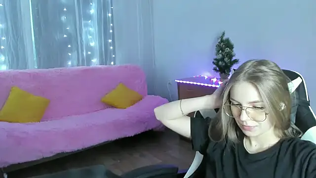 HitGyrl's cam snapshot