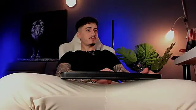 uptomatty live sex cam