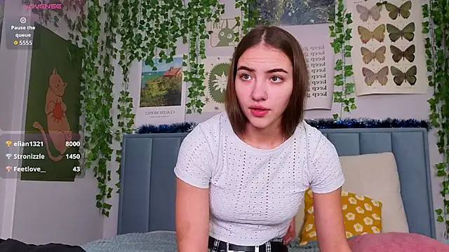 Fit_Brunette_'s cam snapshot