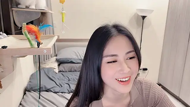 BabyOneDaily's cam snapshot