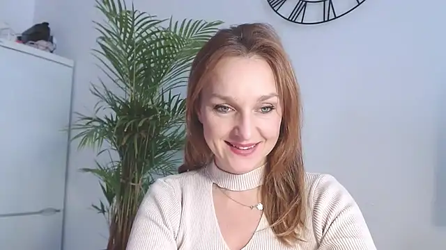 AliciaDesire's cam snapshot