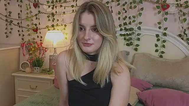 Sonia_Meow's cam snapshot