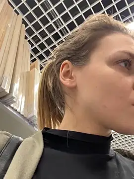 ValenciaShock live sex cam