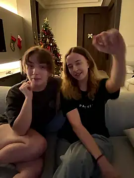 Nura_n_Sarah live sex cam