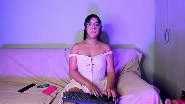 ViolettM's cam snapshot