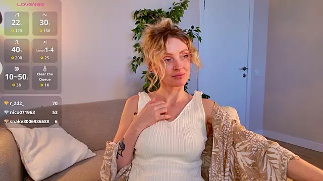 sexuallycorrecte live sex cam