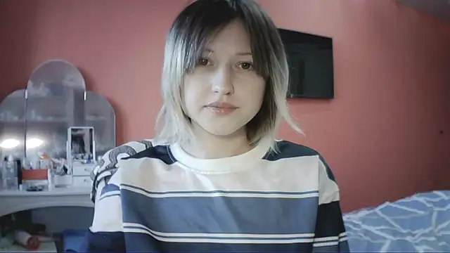 SnowWhiteNika live sex cam