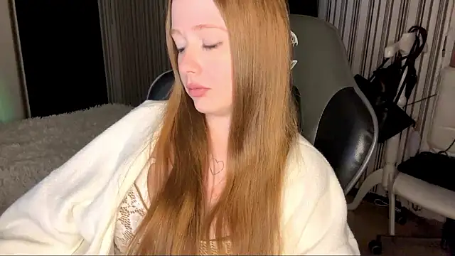 EmilyBubble's cam snapshot