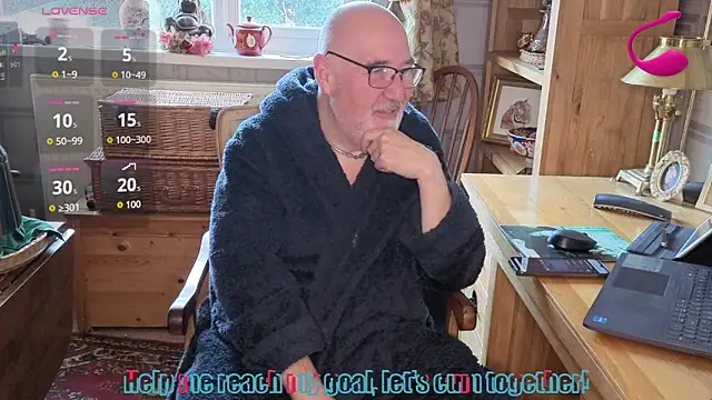 Adamdaddybear live sex cam