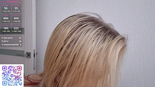 LynetHakes live sex cam