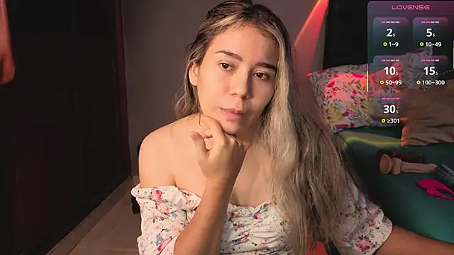 Aiilyn_Ds's cam snapshot