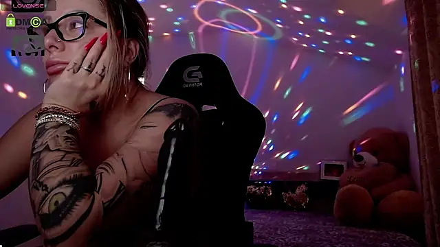 SonyaDevon live sex cam