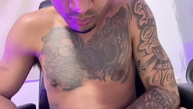 dominic_brandd23 live sex cam