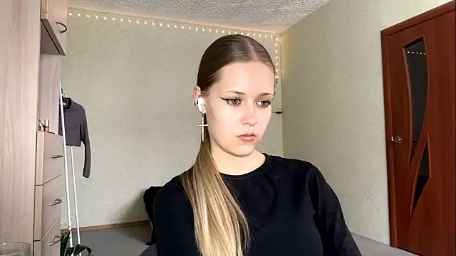 ZaidaSchwarten live sex cam