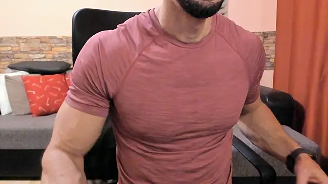 HotHunkTrainer's cam snapshot