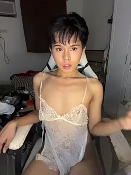 Plaxtique live sex cam