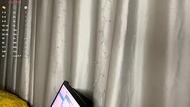 sun_under_skyy live sex cam