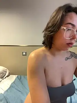 Kitty5348 live sex cam