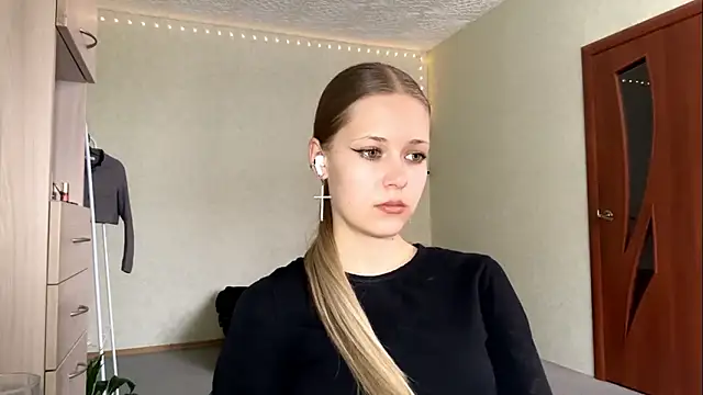 ZaidaSchwarten's cam snapshot