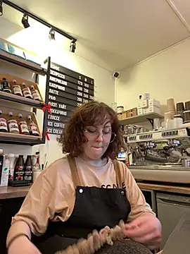 cinnabon_'s cam snapshot