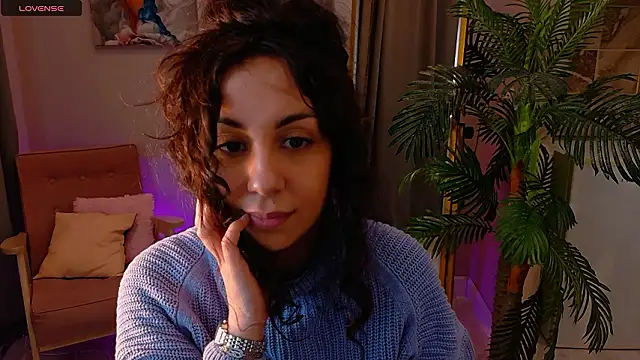 curly_jade's cam snapshot