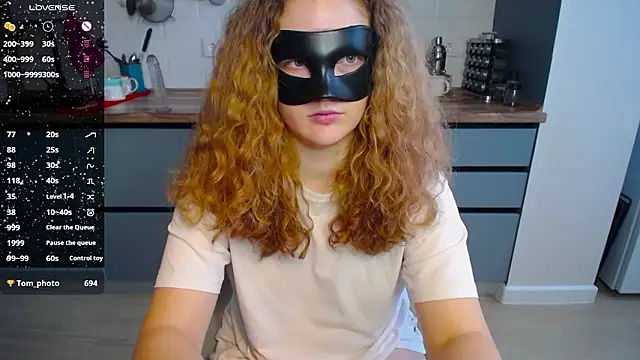 BubbbleGumm live sex cam