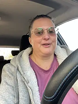 bea_french_curvy live sex cam