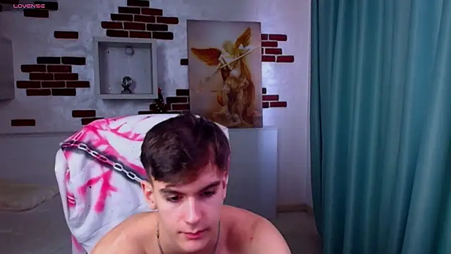 BradyFlint live sex cam