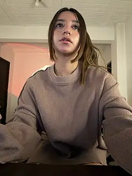 aly_golden_ live sex cam