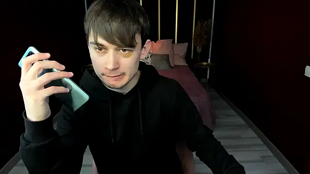 AlejandroEllias live sex cam