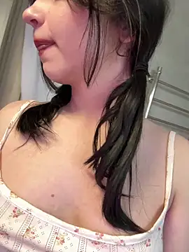 YourLittleDevil live sex cam