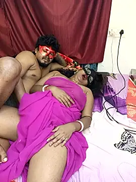 Love-Birds2's cam snapshot