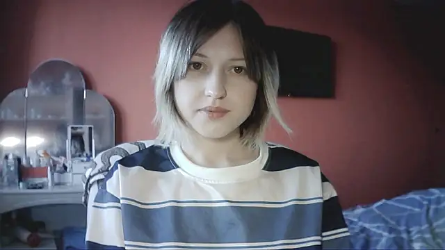 SnowWhiteNika live sex cam