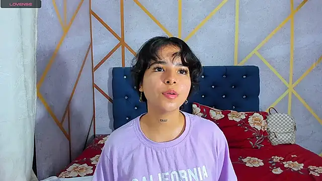 _vaiolet_owo's cam snapshot