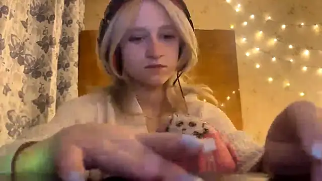 julysflowers's cam snapshot