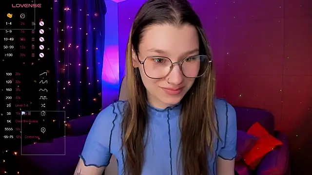 LinaBlossom_'s cam snapshot