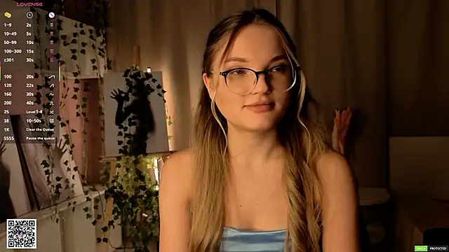 JulieLupo's cam snapshot