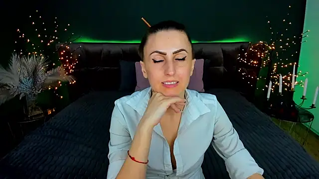 Rebecca_Diamond's cam snapshot