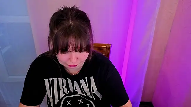 Cutie_Curvy's cam snapshot