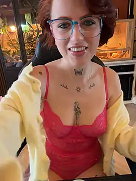 SweetAnneUnique26's cam snapshot