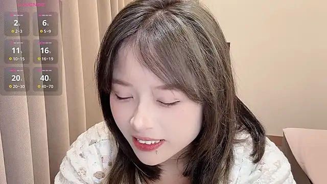 F-Yearn live sex cam