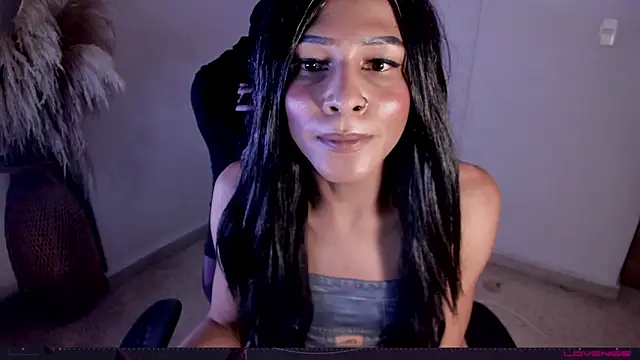 carolinemiller7 live sex cam