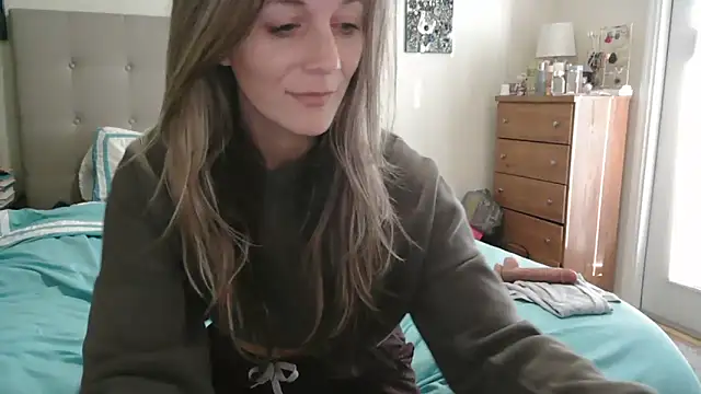 Heyitsmee33 live sex cam