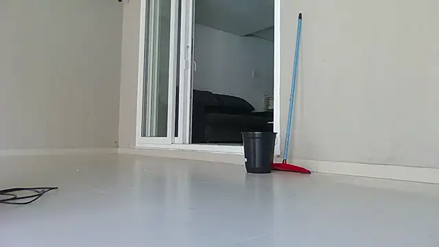 JUNINHOLEKEJR live sex cam