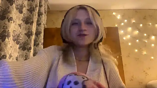 julysflowers's cam snapshot