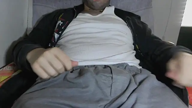 italianguy24's cam snapshot