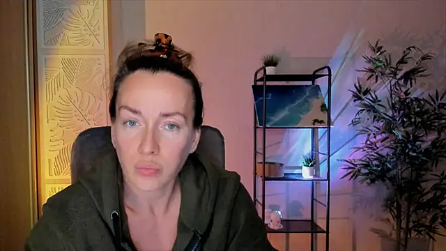 RebeccaMartinez live sex cam