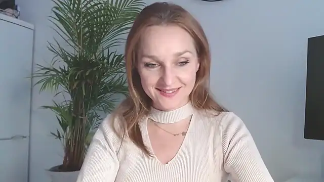 AliciaDesire's cam snapshot