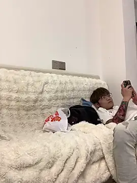 KK-cuteboy live sex cam